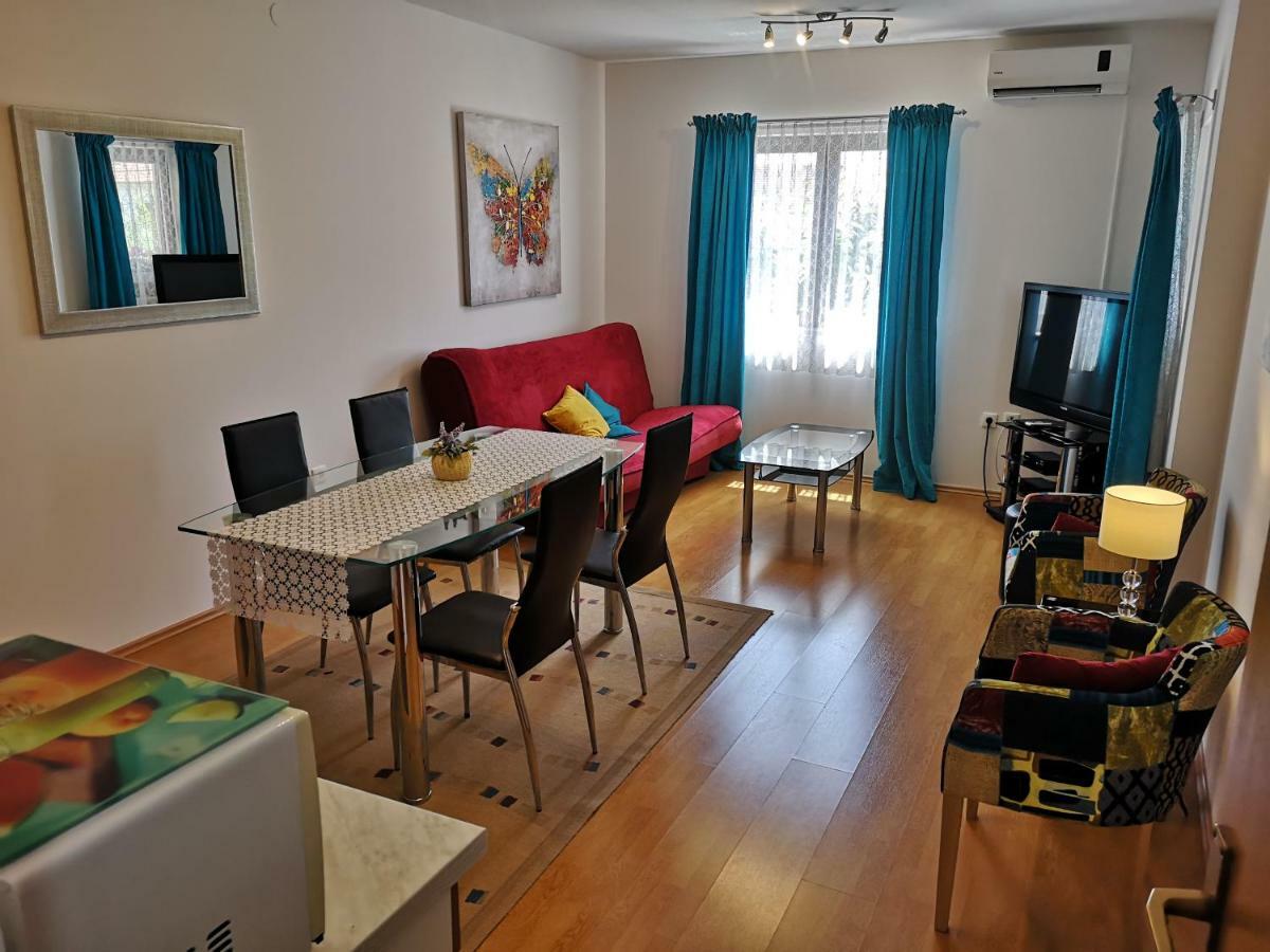 Olivia Apartment *
